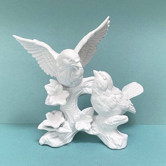 Beautiful Matte White Bird Sculpture - Upcycled - Vintage - Salvaged - Farmhouse - Picture 5 of 7